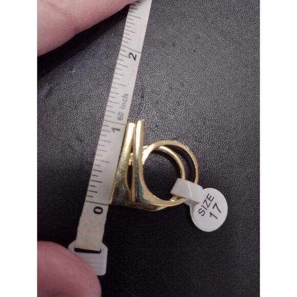 Gold tone two-piece matching ring set - Picture 4 of 9